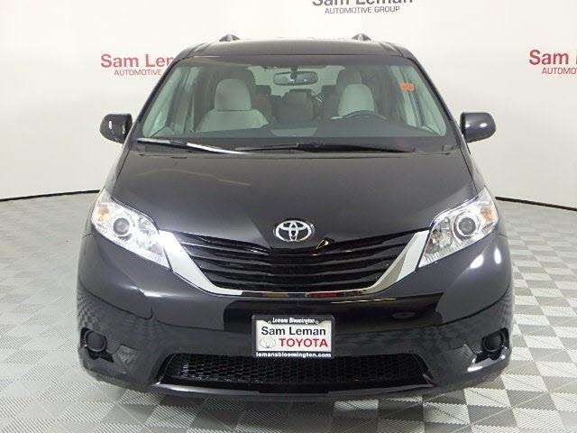 Toyota Sienna 2017 photo 8